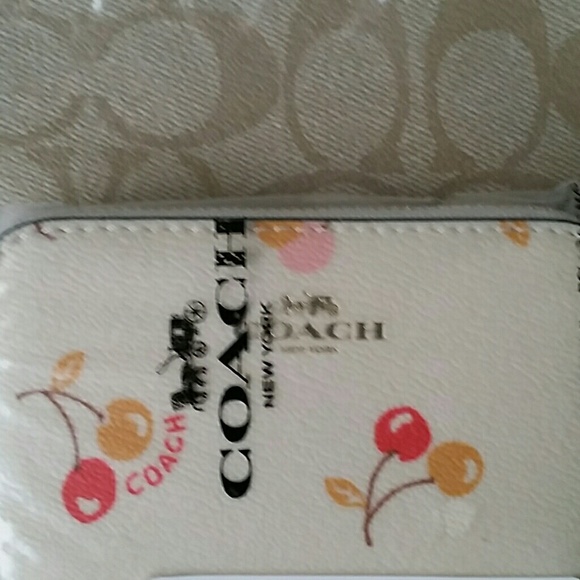 🍒COACH ZIP COIN CASE/CHERRY PRINT🍒🍒 - Picture 7 of 7